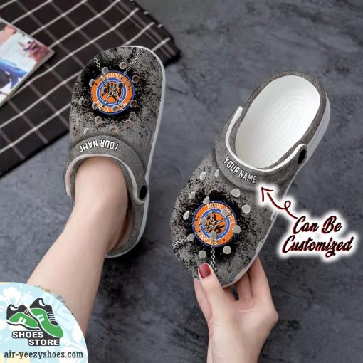 New York Knicks Personalized Chain Breaking Wall Clog Shoes, Basketball Crocs
